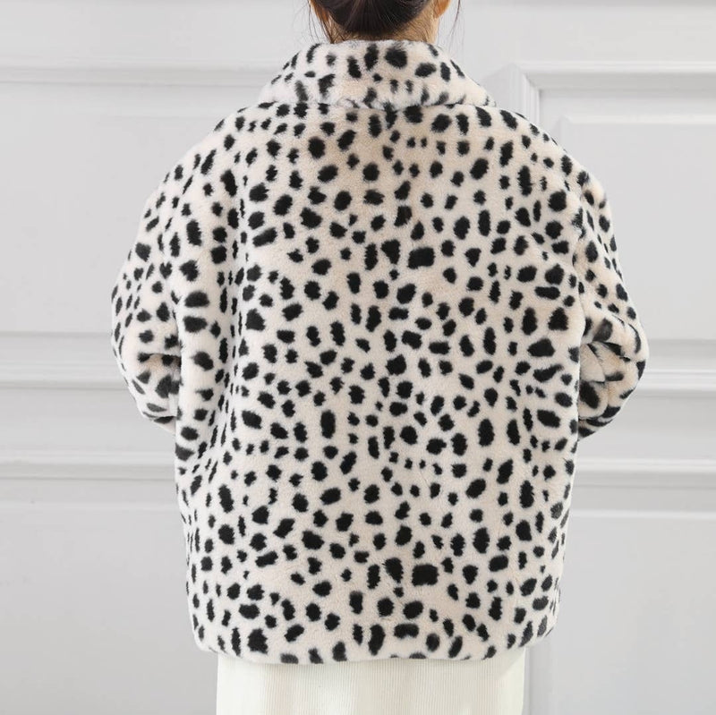 Cappotto in pelliccia sintetica leopardata